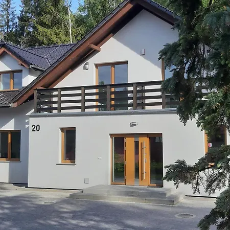 Aston -domek Przy Lesie, Przestronny,