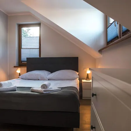 Aston -domek Przy Lesie, Przestronny, Διαμέρισμα *