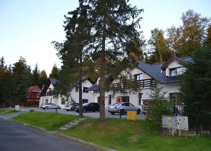 Aston -domek Przy Lesie, Przestronny, شقة *