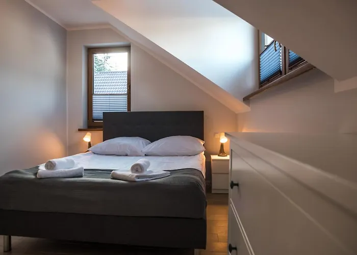 Aston -domek Przy Lesie, Przestronny, شقة *