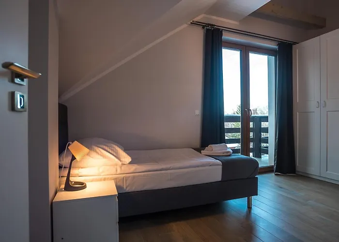 Aston -domek Przy Lesie, Przestronny, كارباش