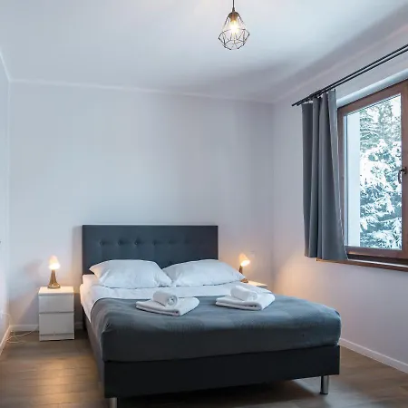 Aston -domek Przy Lesie, Przestronny,