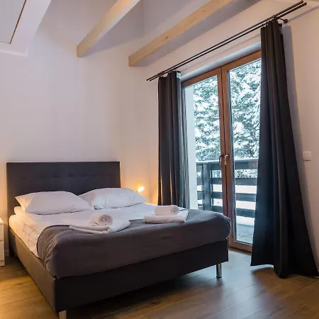 Appartamento Aston -domek Przy Lesie, Przestronny, *