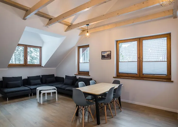 Aston -domek Przy Lesie, Przestronny, Apartamento